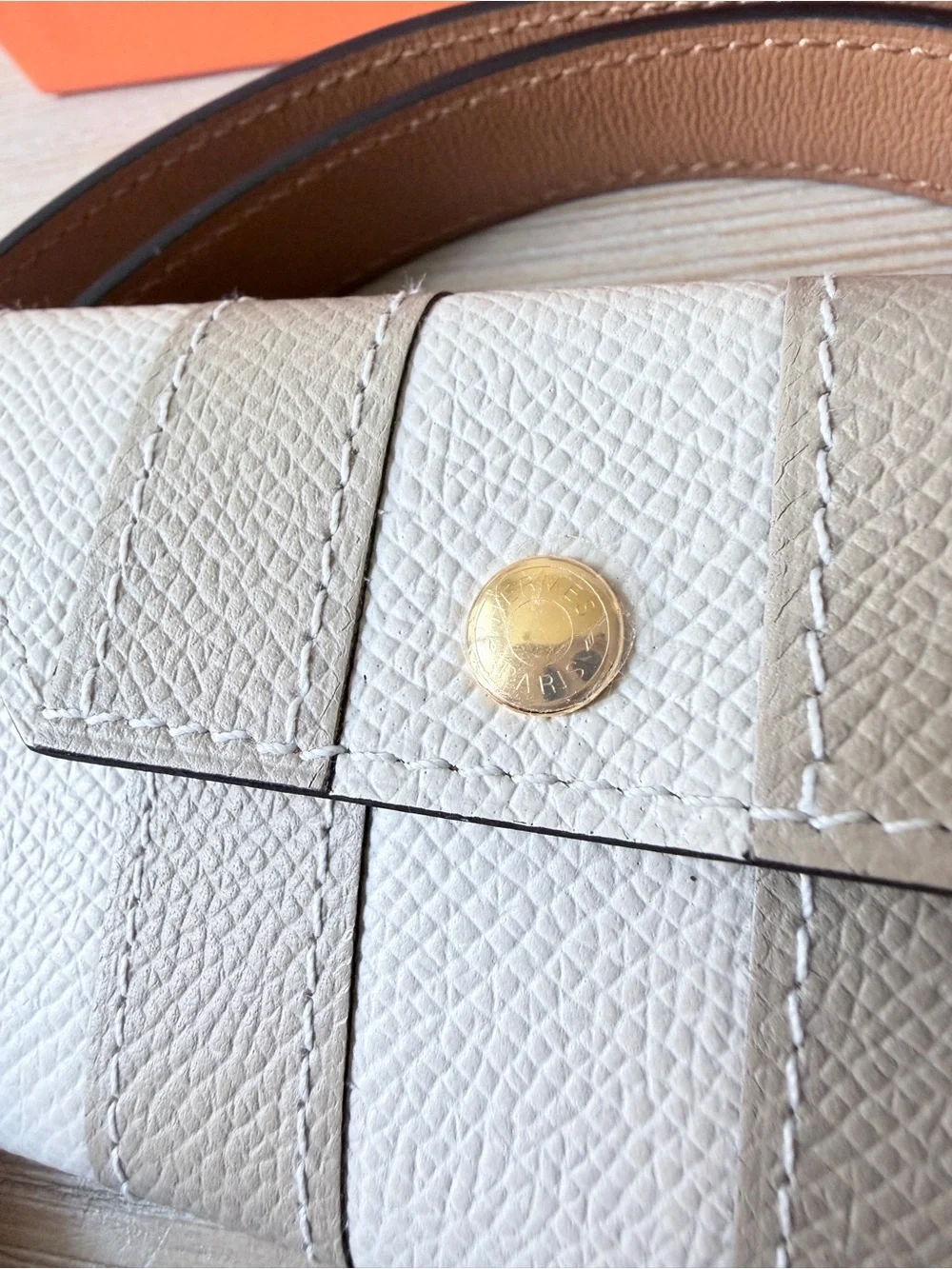Hermes Kelly Pocket Bayadere 18 belt in Trench/Craie